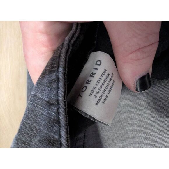 Sz 18 Torrid Black & Grey American Flag Jean Shorts - Picture 7 of 8